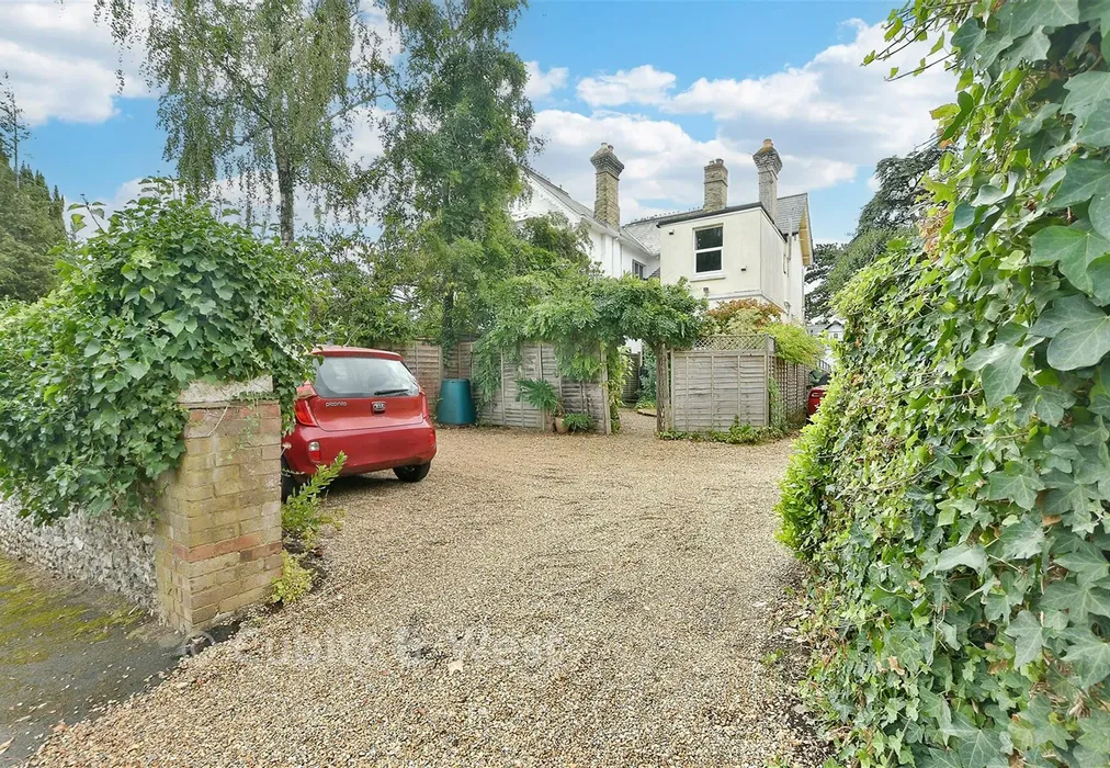 Driveway/Parking - Knoll Road, Dorking, Surrey - Wards of Kent