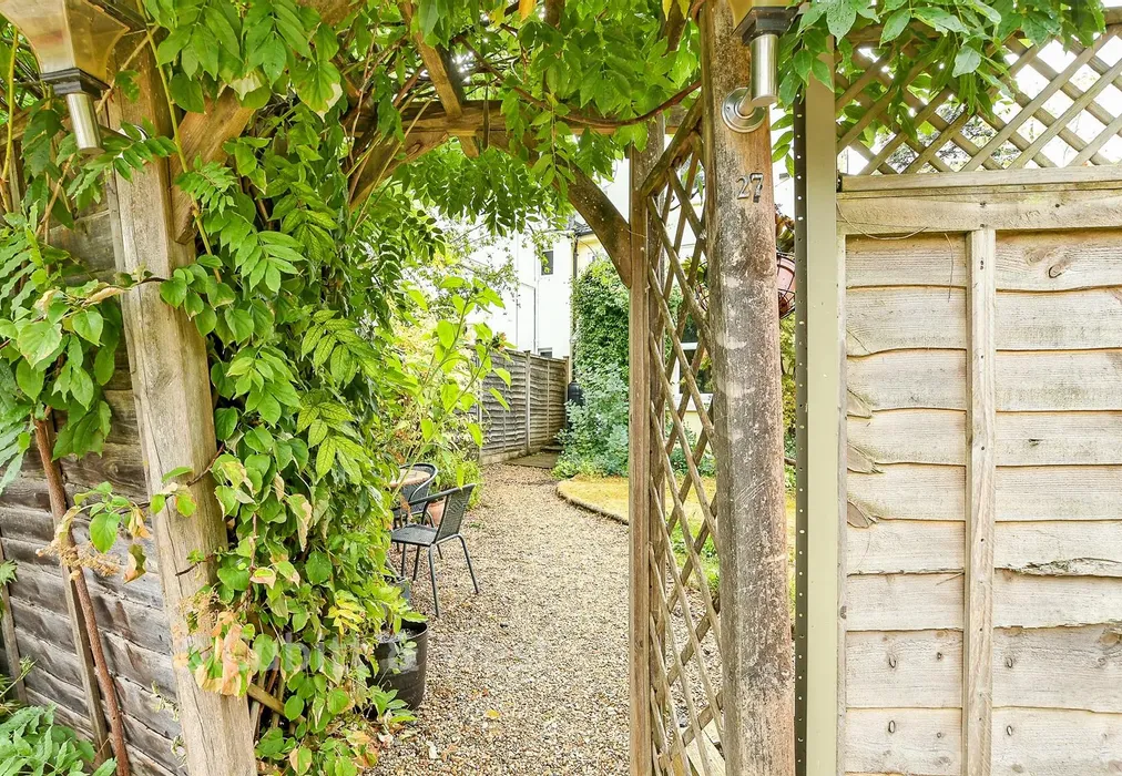 External Lifestyle Photograph - Knoll Road, Dorking, Surrey - Wards of Kent
