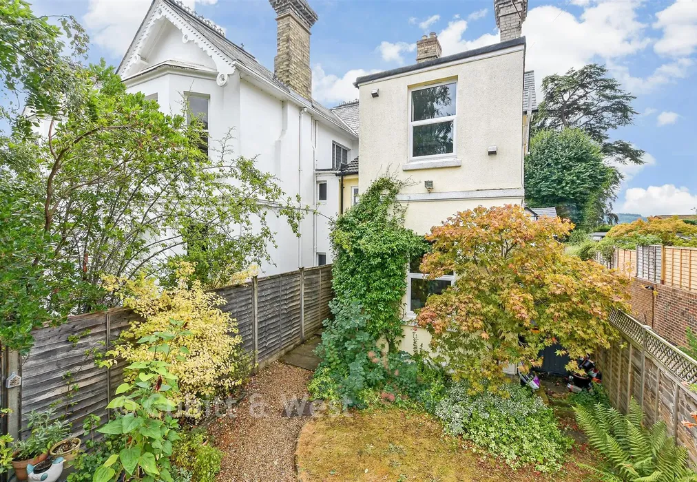 Front (Web) - Knoll Road, Dorking, Surrey - Wards of Kent