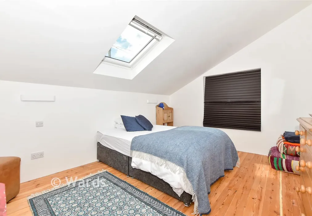 Bedroom 2 - Stone Street, Lympne, Kent - Wards of Kent