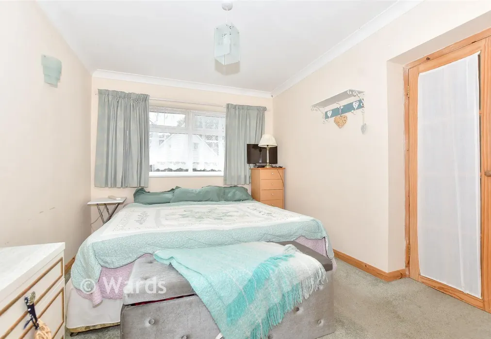 Bedroom 1 - Chestnut Drive, Broadstairs, Kent - Wards of Kent