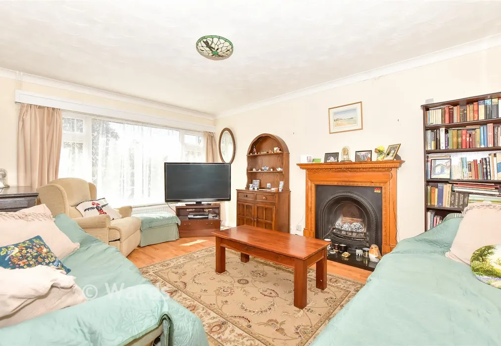 Lounge - Chestnut Drive, Broadstairs, Kent - Wards of Kent