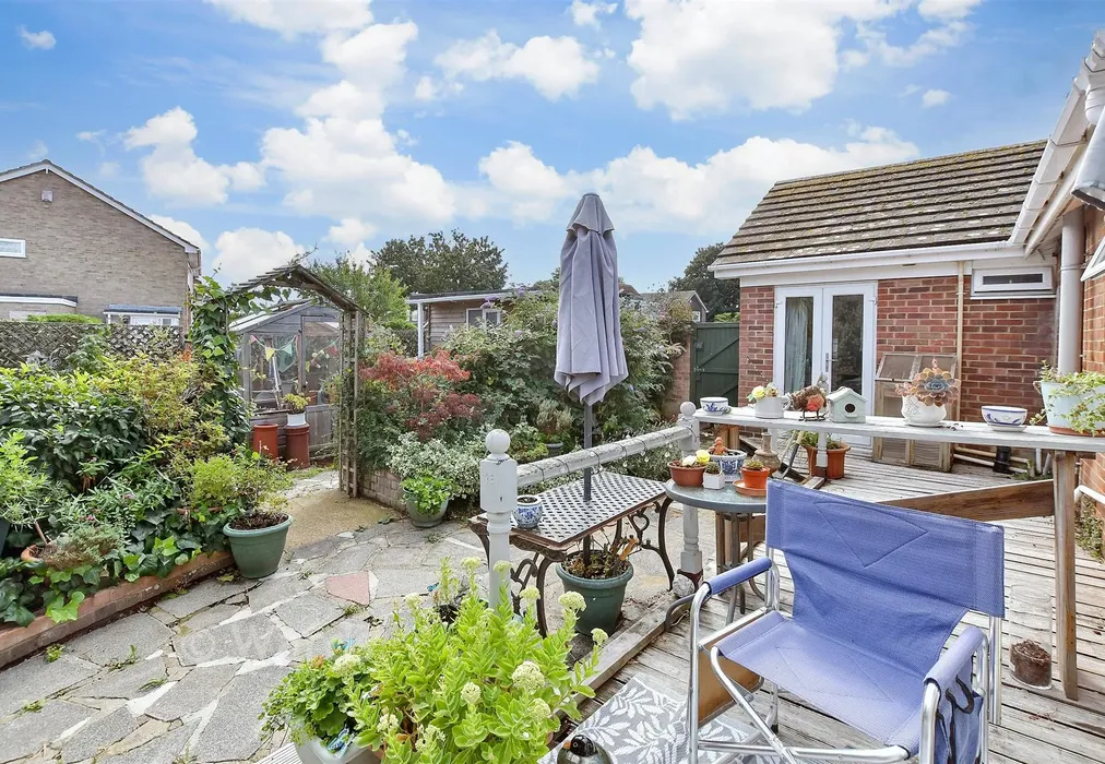 Rear Garden - Chestnut Drive, Broadstairs, Kent - Wards of Kent