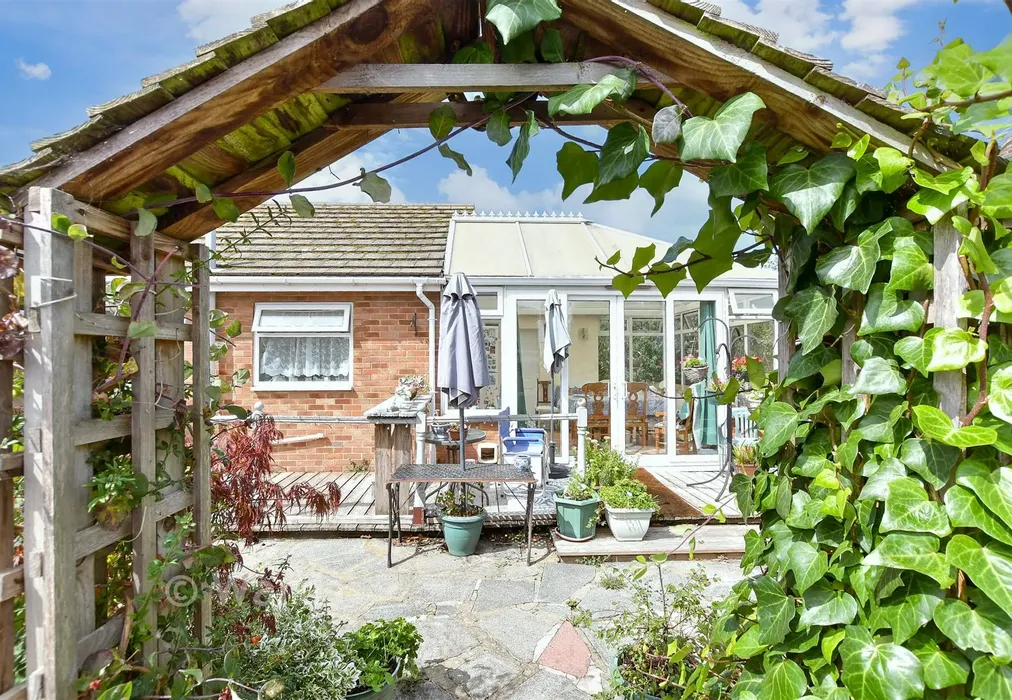 External Lifestyle Photograph - Chestnut Drive, Broadstairs, Kent - Wards of Kent