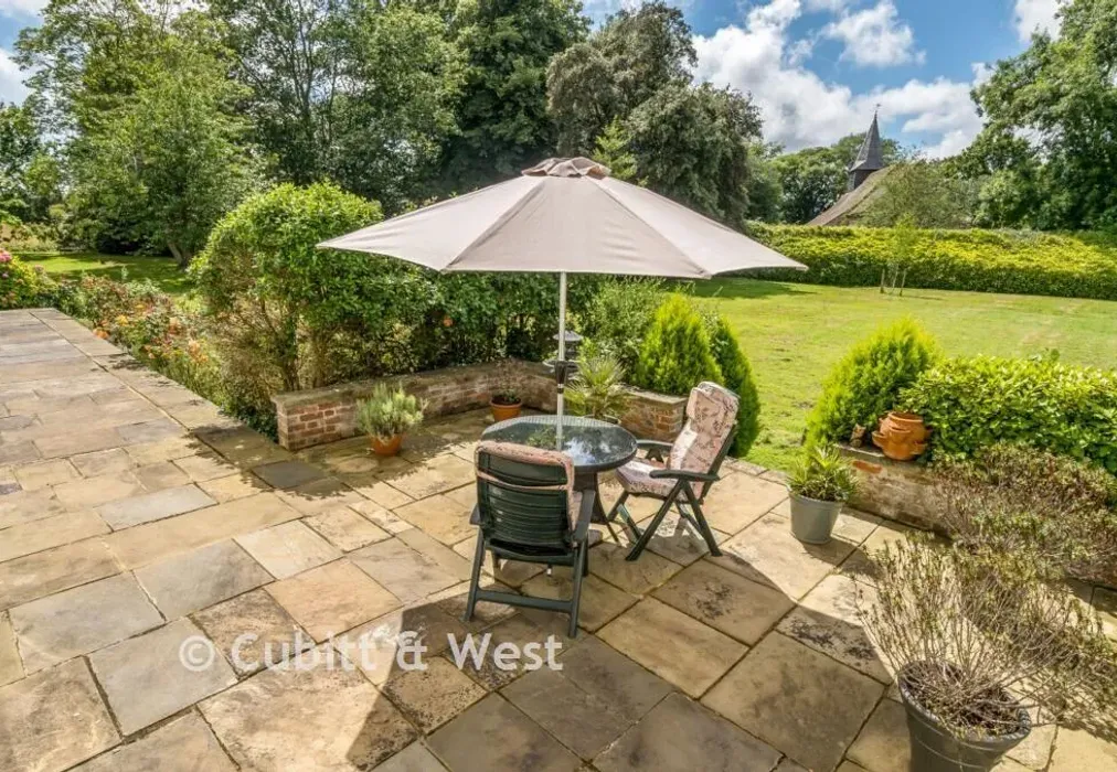 Communal Gardens - The Street, Walberton, Arundel, West Sussex - Wards of Kent