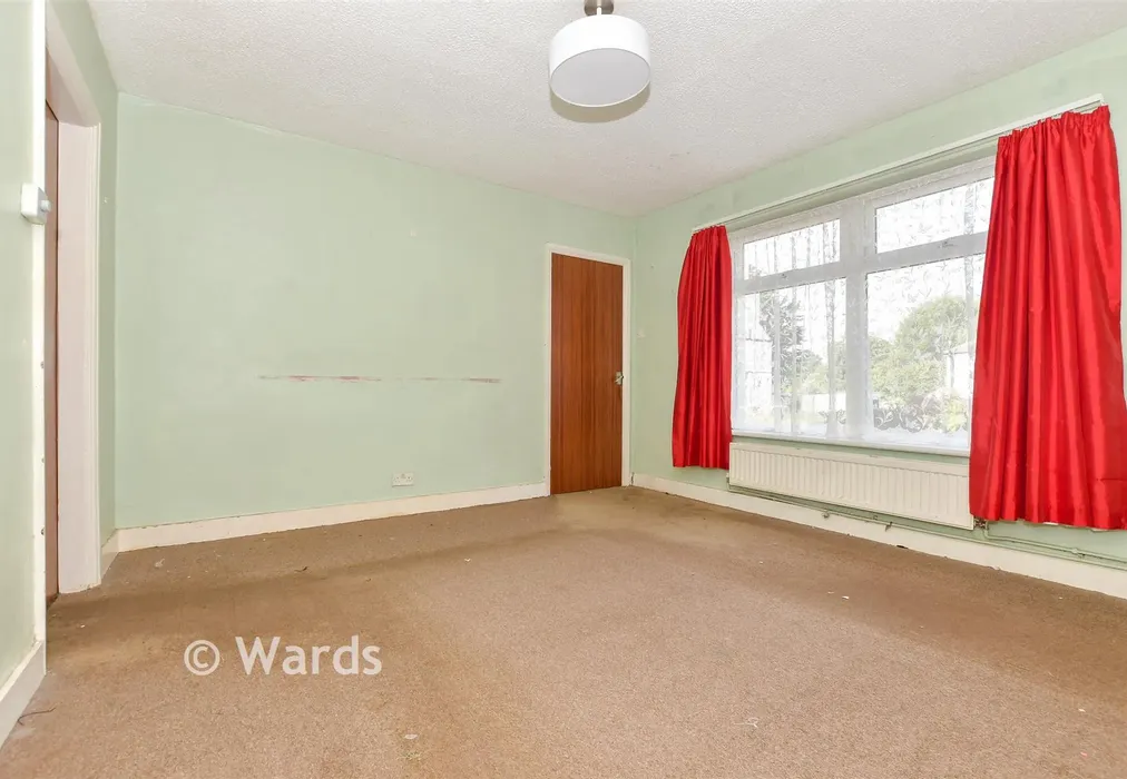 Lounge - Mayers Road, Walmer, Kent - Wards of Kent