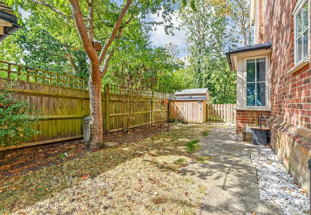 Side Garden - High Street, Headcorn, Ashford, Kent - Wards of Kent
