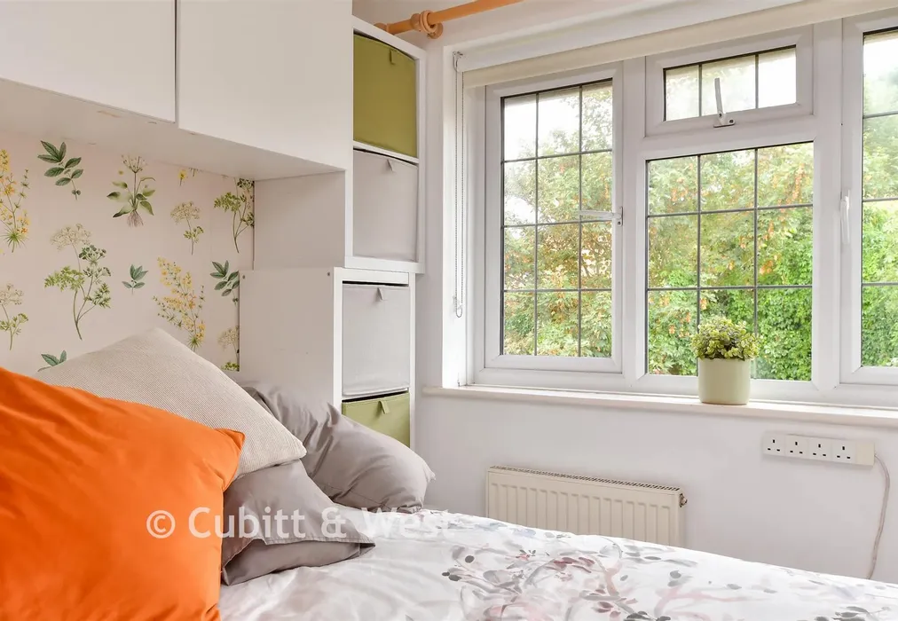 Internal Lifestyle Photograph - Bridle Way, Telscombe Cliffs, East Sussex - Wards of Kent