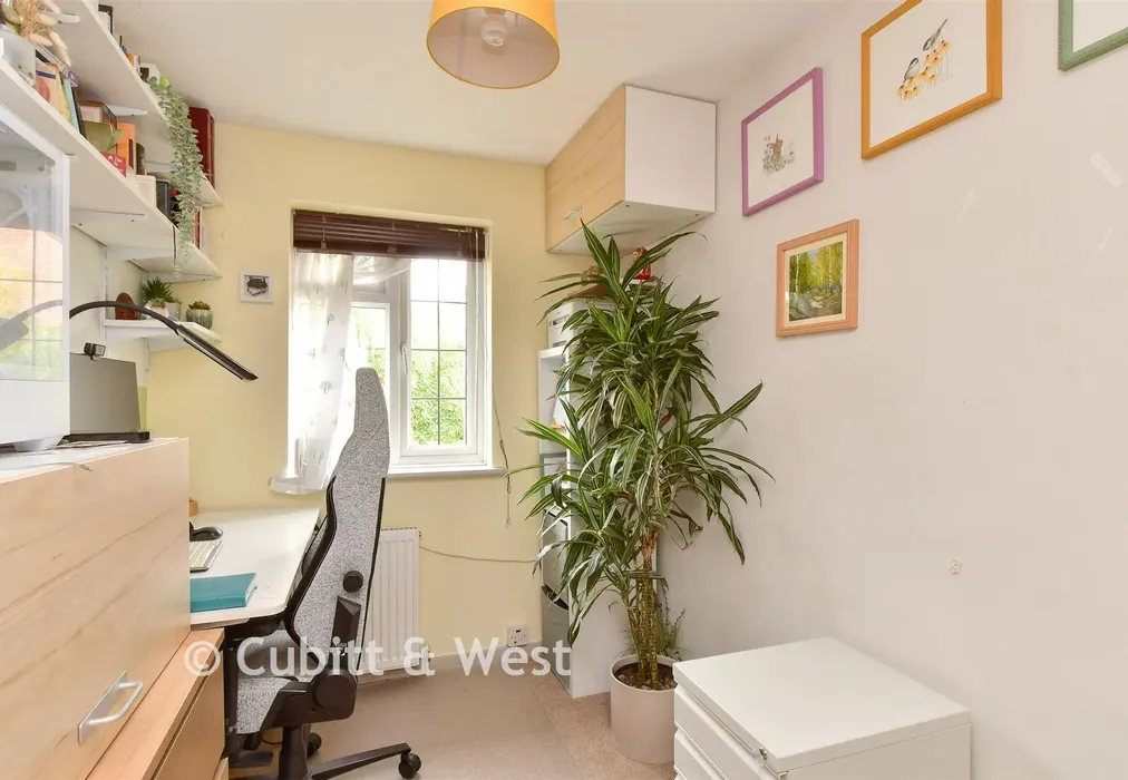 Bedroom 3 - Bridle Way, Telscombe Cliffs, East Sussex - Wards of Kent