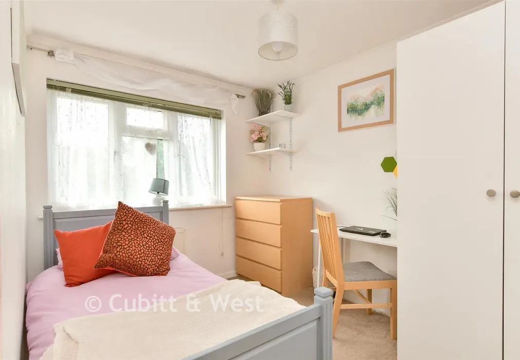 Bedroom 2 - Bridle Way, Telscombe Cliffs, East Sussex - Wards of Kent
