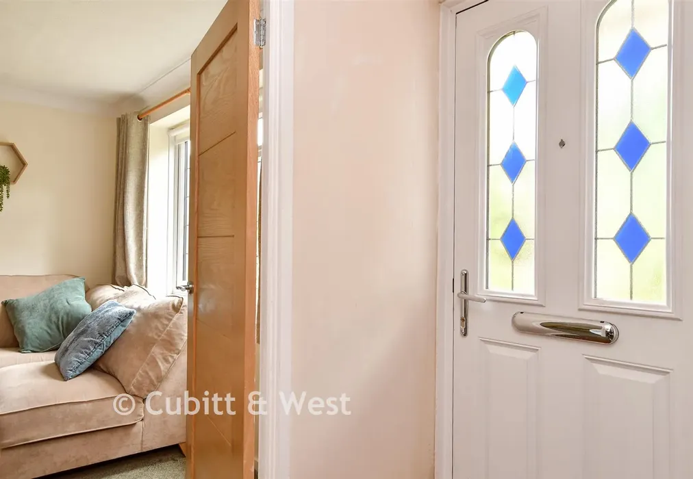 Internal Lifestyle Photograph - Bridle Way, Telscombe Cliffs, East Sussex - Wards of Kent