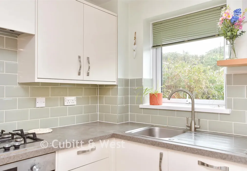 Internal Lifestyle Photograph - Bridle Way, Telscombe Cliffs, East Sussex - Wards of Kent