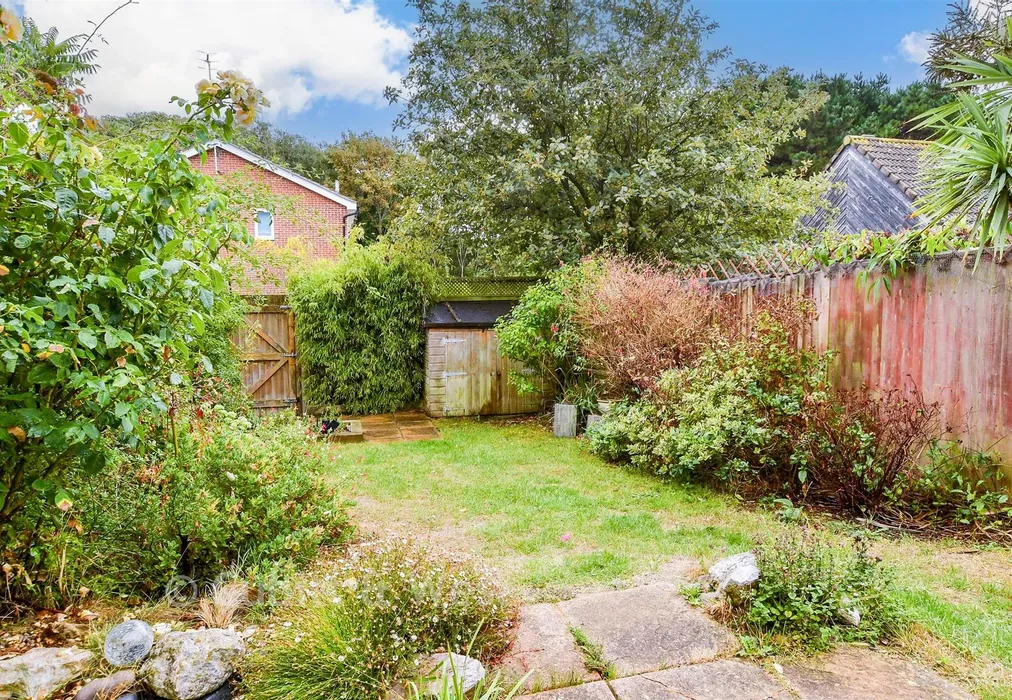 Rear Garden - Bridle Way, Telscombe Cliffs, East Sussex - Wards of Kent