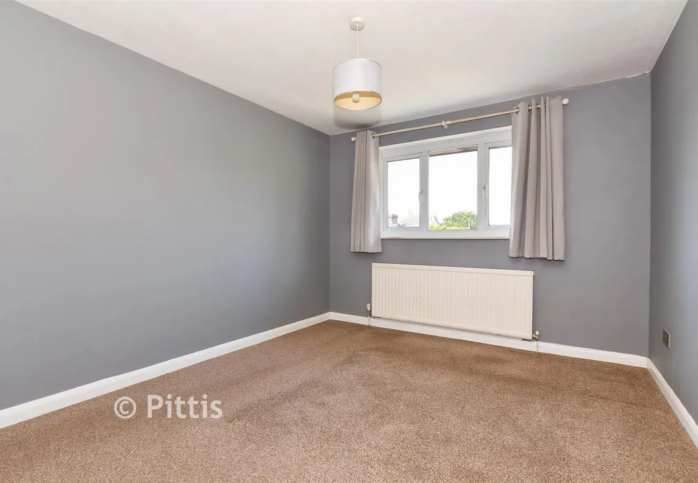Bedroom 1 - Cornwall Road, Ventnor, Isle of Wight - Wards of Kent