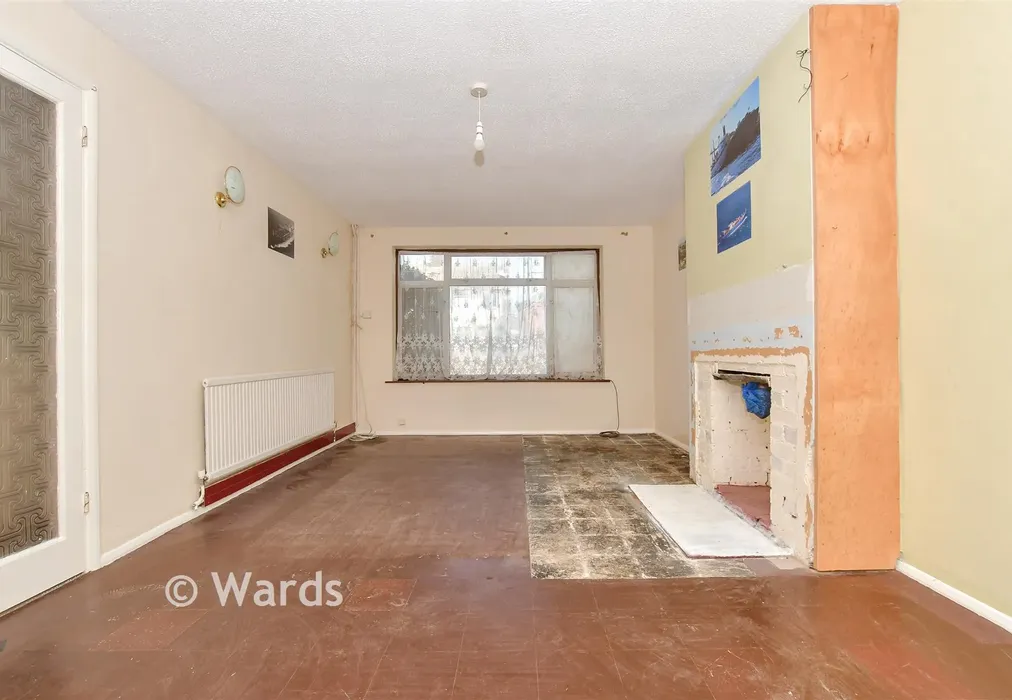 Lounge - Prince Andrew Road, St Peters, Kent - Wards of Kent