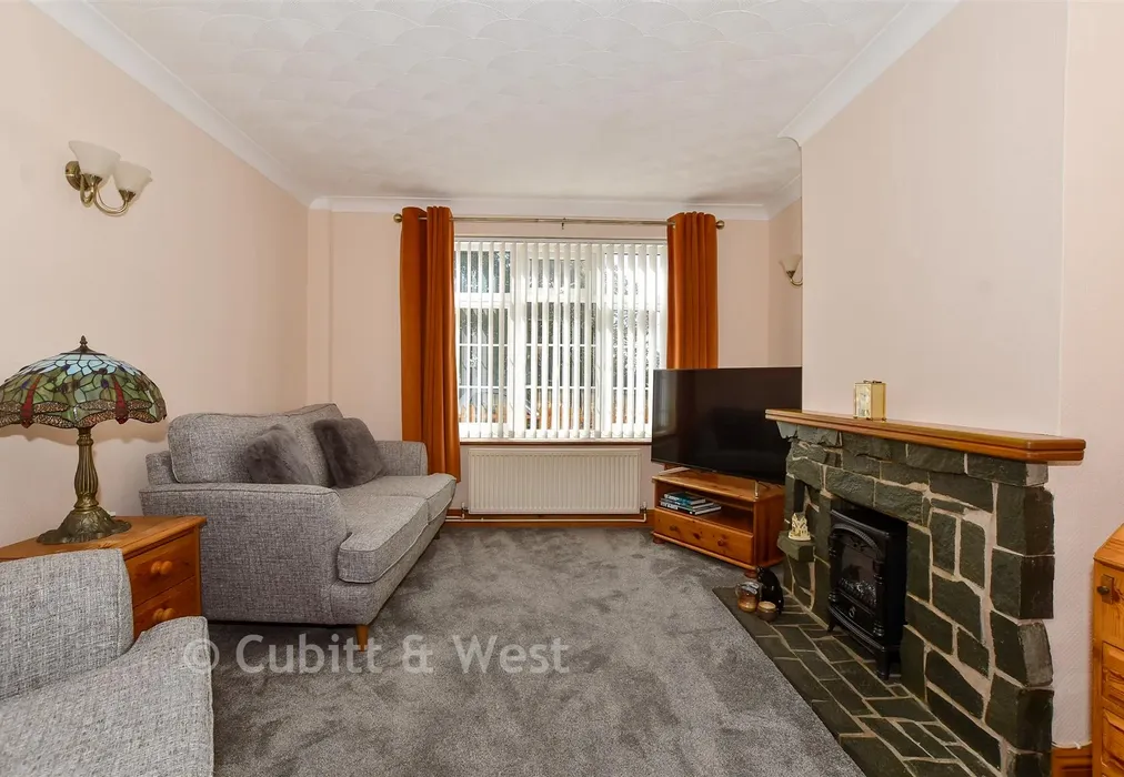 Dining Area - Barrington Road, Crawley, West Sussex - Wards of Kent