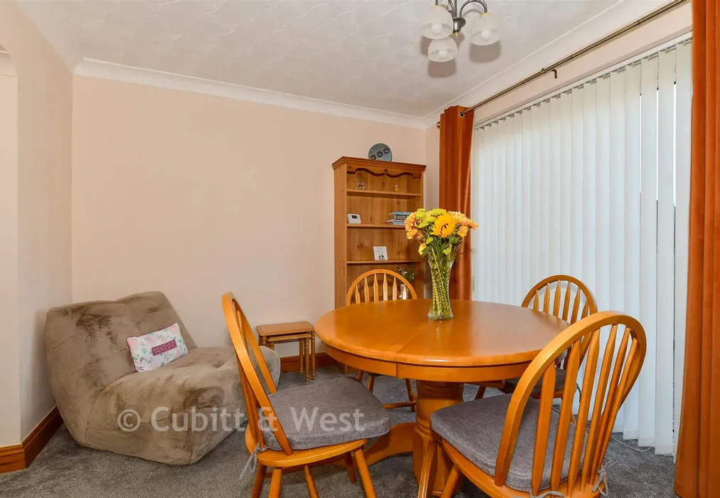 Dining Area - Barrington Road, Crawley, West Sussex - Wards of Kent