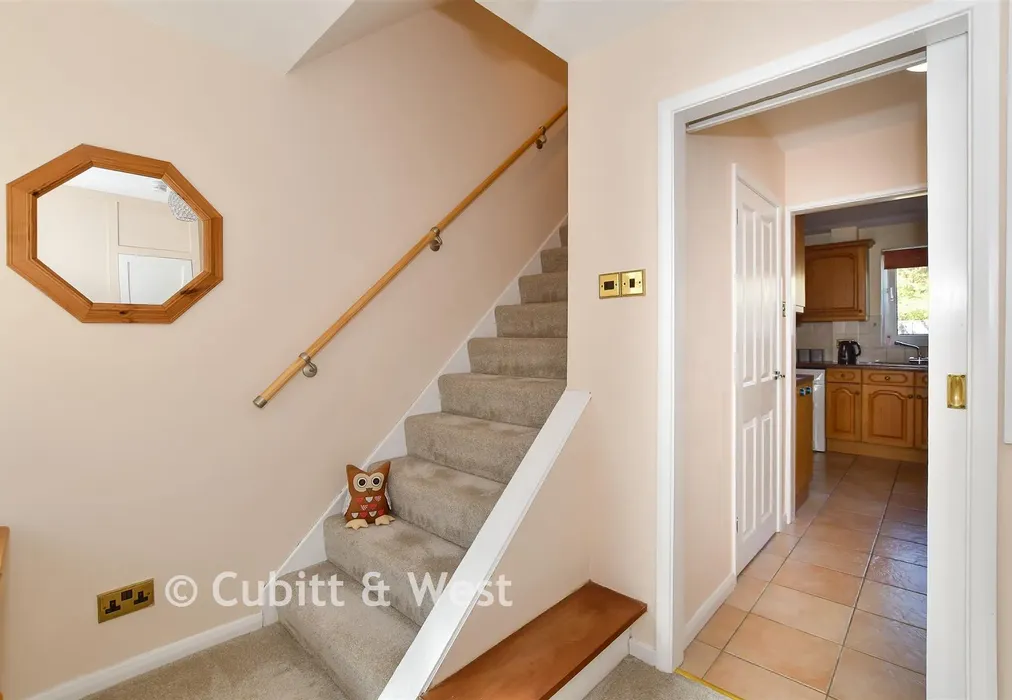 Hallway - Barrington Road, Crawley, West Sussex - Wards of Kent