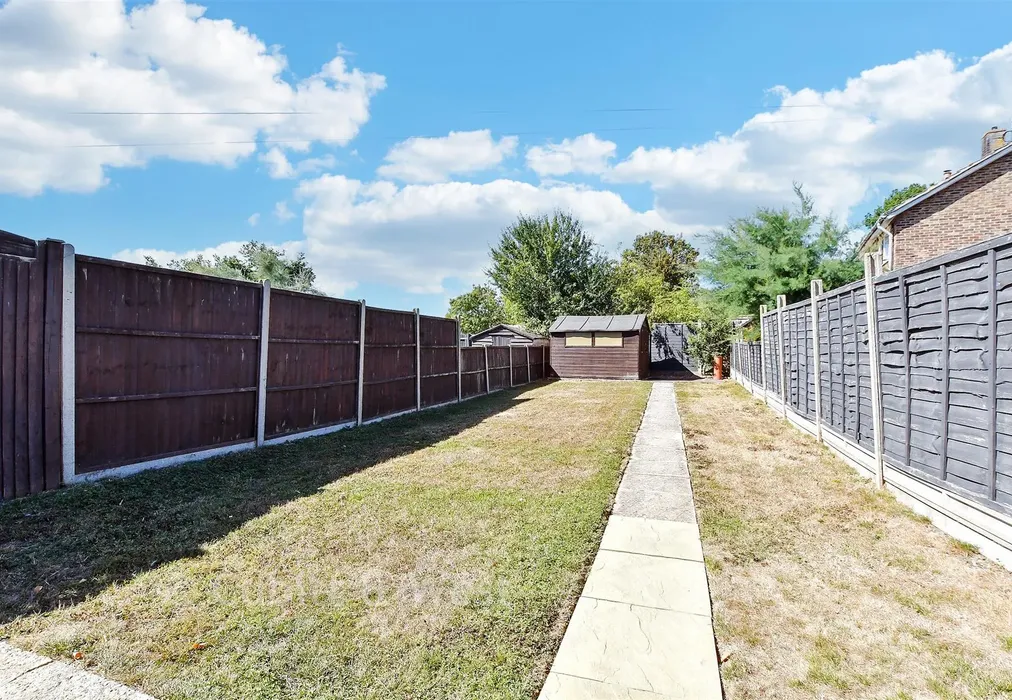 Rear Garden - Barrington Road, Crawley, West Sussex - Wards of Kent