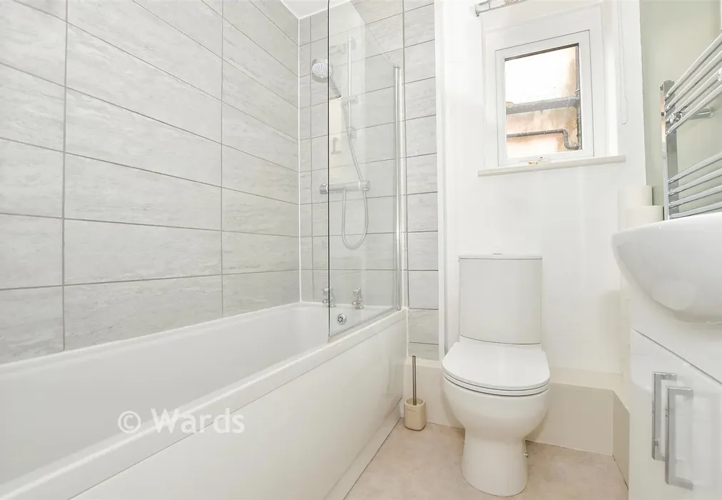 Bathroom - Holmewood Road, Tunbridge Wells, Kent - Wards of Kent
