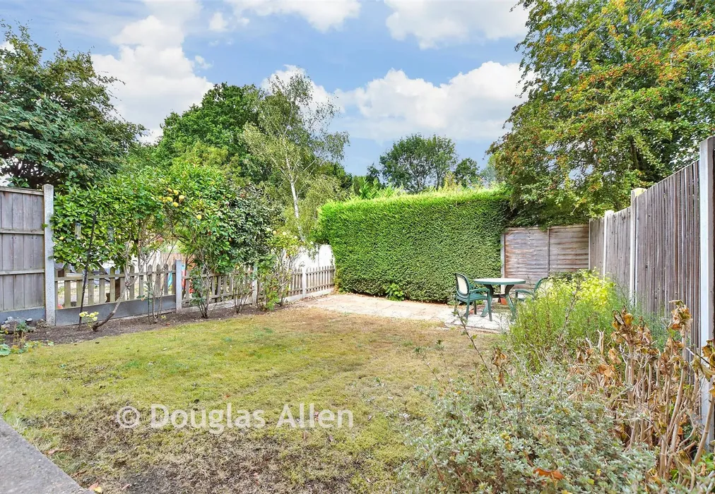 Rear Garden - River Road, Brentwood, Essex - Wards of Kent