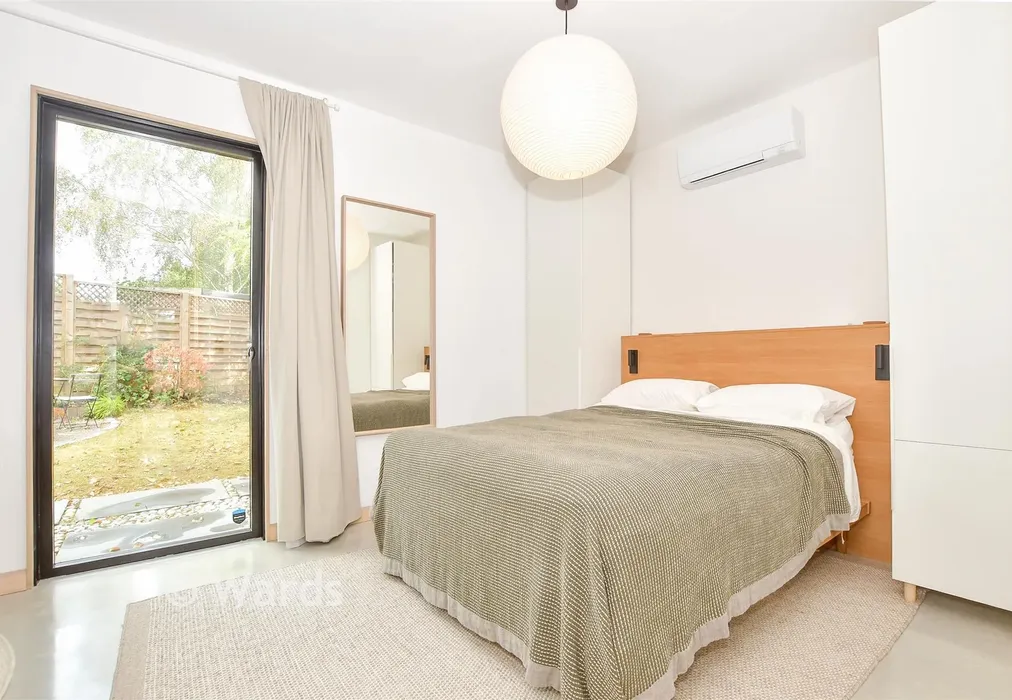Bedroom 1 - Orchard Drive, Tonbridge, Kent - Wards of Kent