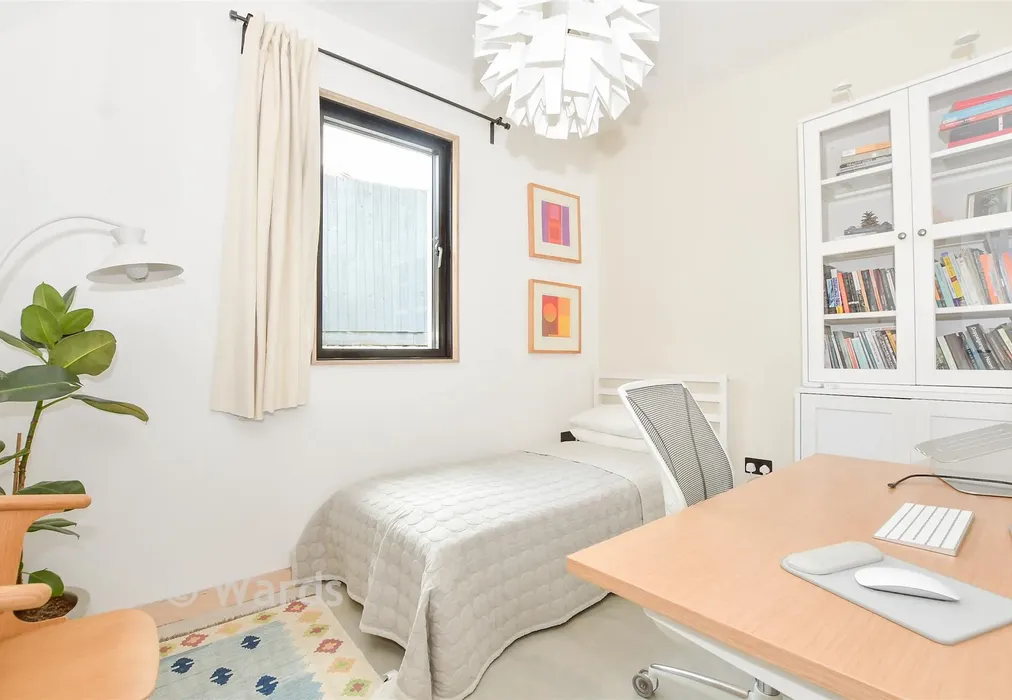 Bedroom 2 - Orchard Drive, Tonbridge, Kent - Wards of Kent