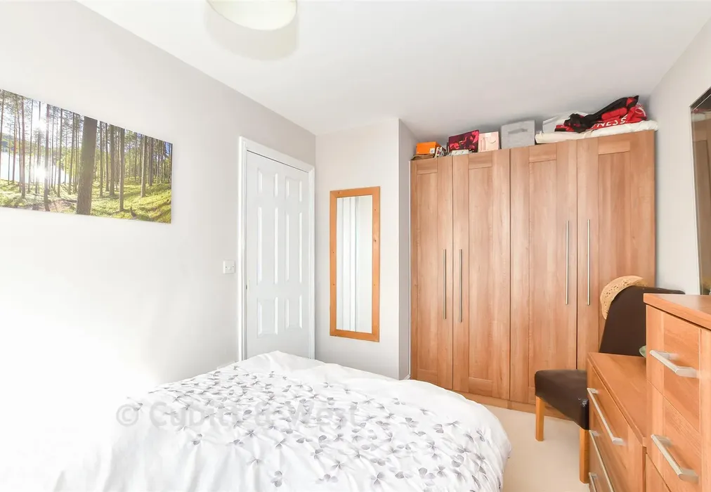 Bedroom 1 - Tanners Cross, Haywards Heath, West Sussex - Wards of Kent