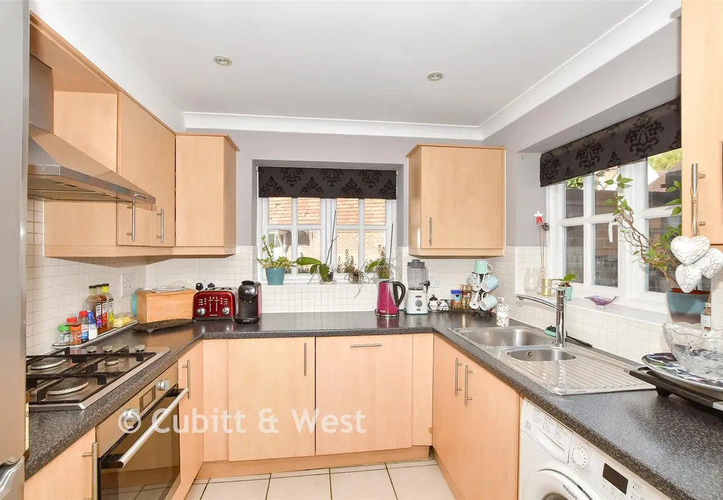 Kitchen - Tanners Cross, Haywards Heath, West Sussex - Wards of Kent