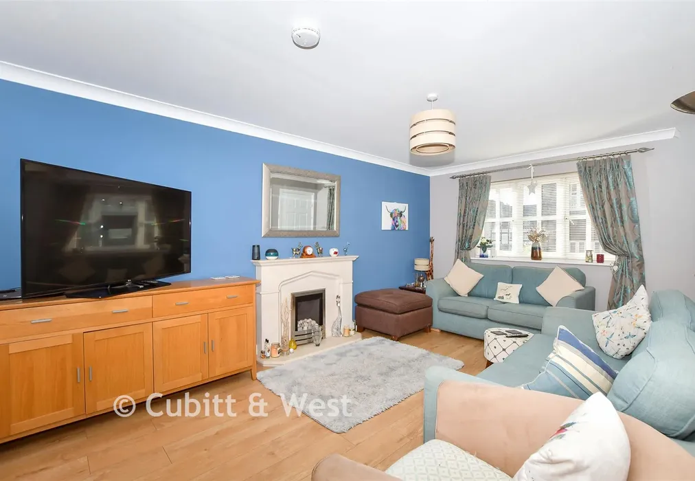 Lounge - Tanners Cross, Haywards Heath, West Sussex - Wards of Kent
