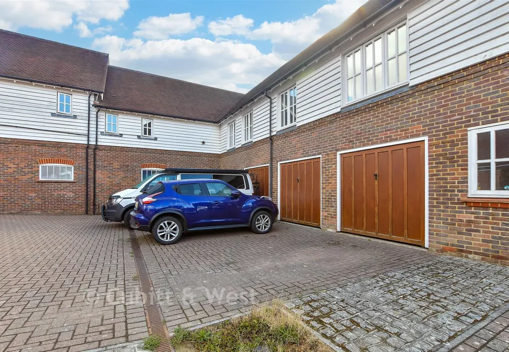 Garage - Tanners Cross, Haywards Heath, West Sussex - Wards of Kent