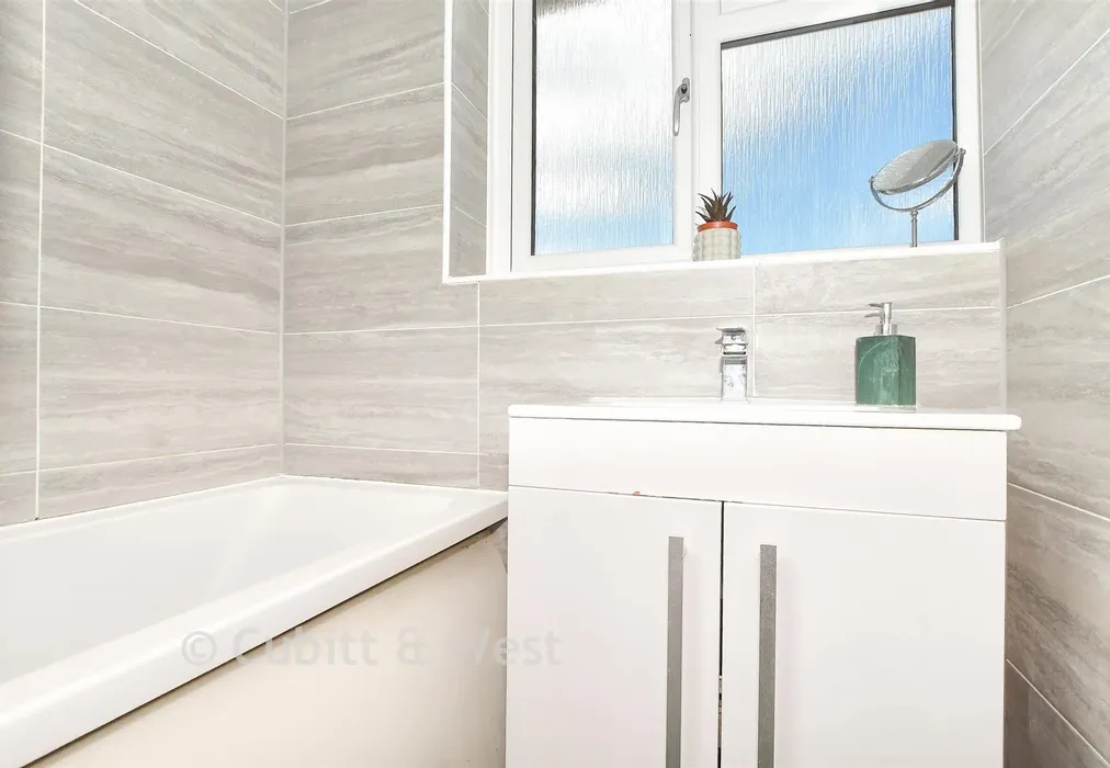 Bathroom - Slinfold Walk, Crawley, West Sussex - Wards of Kent