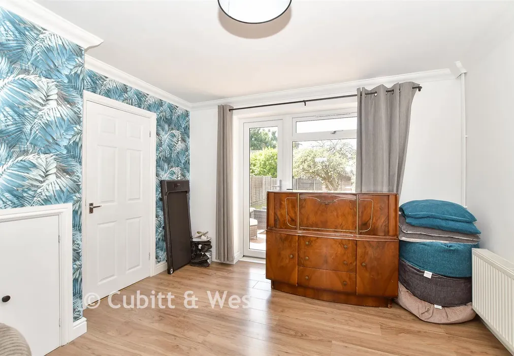 Lounge/Diner - Slinfold Walk, Crawley, West Sussex - Wards of Kent