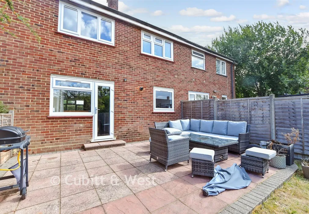 Rear Garden - Slinfold Walk, Crawley, West Sussex - Wards of Kent