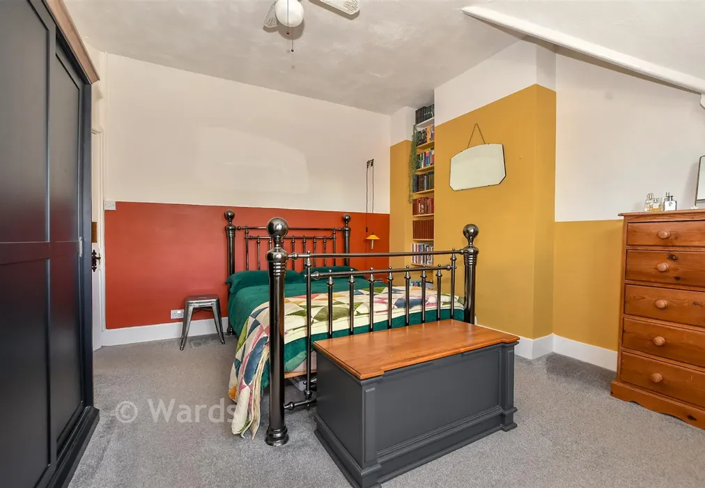 Bedroom 1 - Hollington Place, Ashford, Kent - Wards of Kent