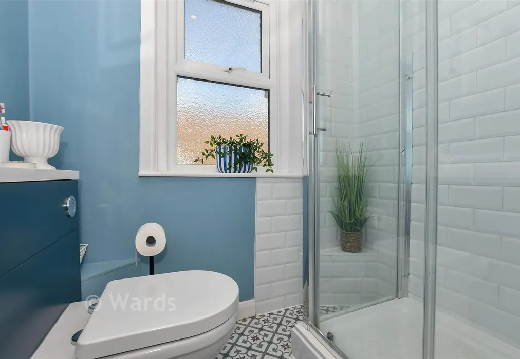 Shower Room - Hollington Place, Ashford, Kent - Wards of Kent