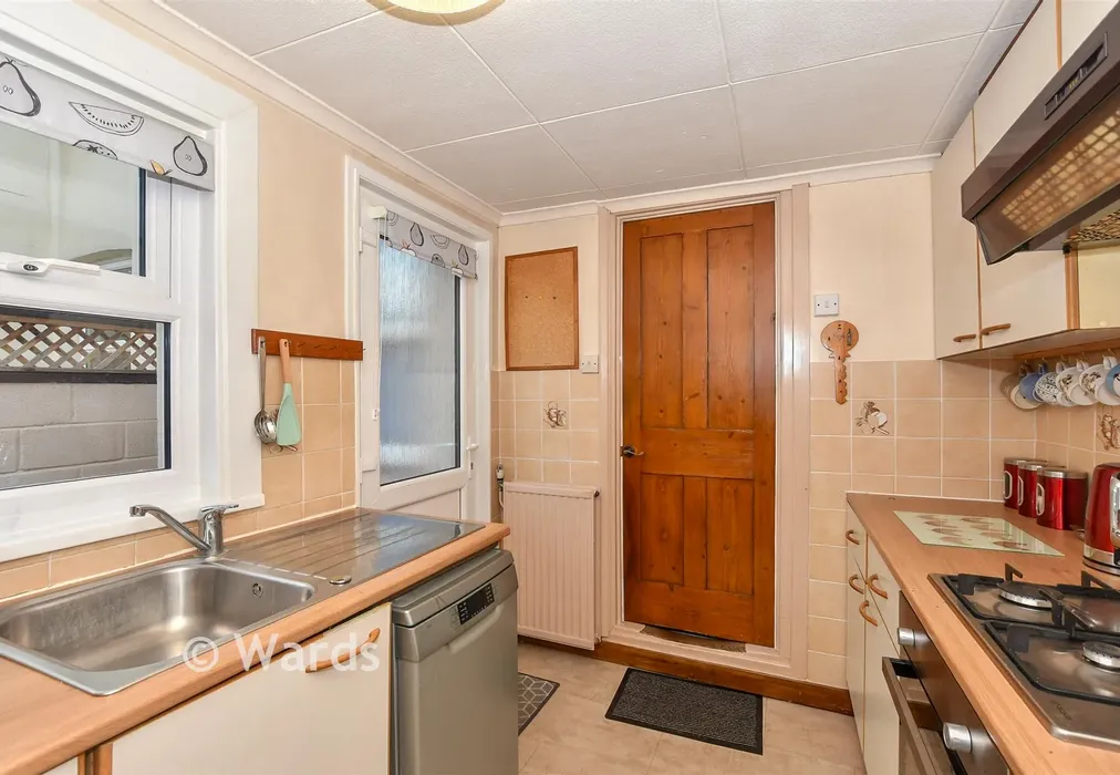 Kitchen - Romney Road, Willesborough, Ashford, Kent - Wards of Kent