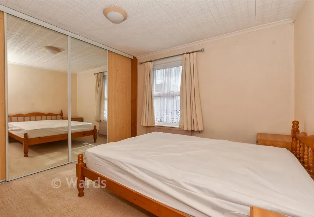 Bedroom 1 - Romney Road, Willesborough, Ashford, Kent - Wards of Kent