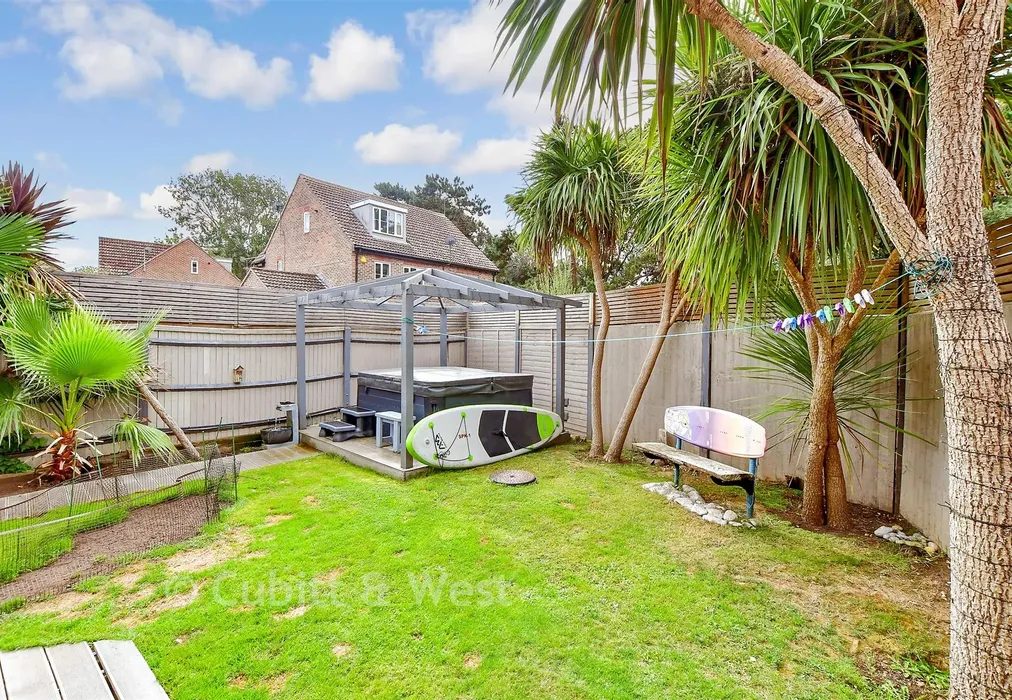Rear Garden - Watersmead Drive, Littlehampton, West Sussex - Wards of Kent