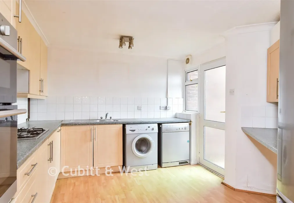 Kitchen - St. Aubyn's Mead, Rottingdean, East Sussex - Wards of Kent