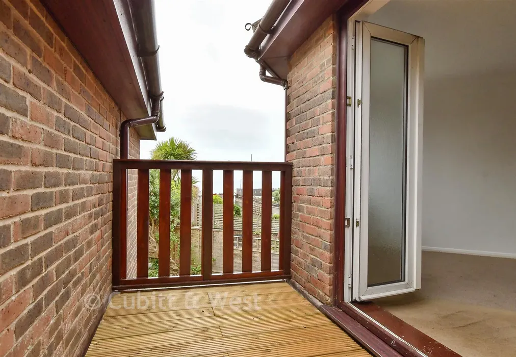 Balcony - St. Aubyn's Mead, Rottingdean, East Sussex - Wards of Kent