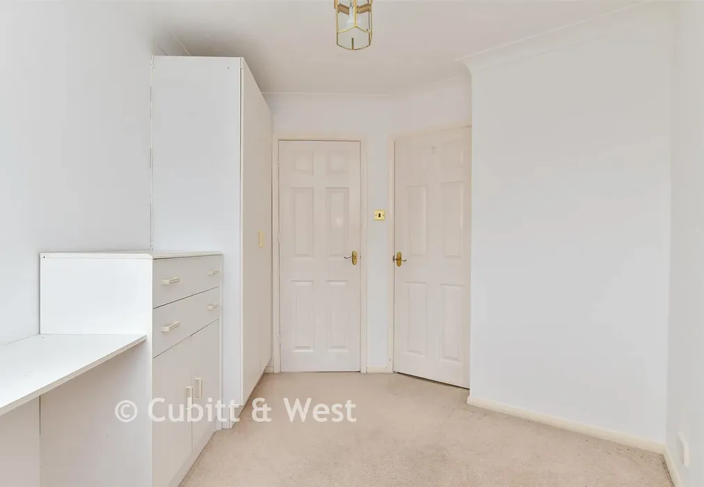 Bedroom 3 - St. Aubyn's Mead, Rottingdean, East Sussex - Wards of Kent