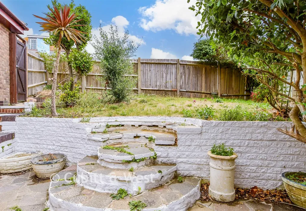 Rear Garden - St. Aubyn's Mead, Rottingdean, East Sussex - Wards of Kent