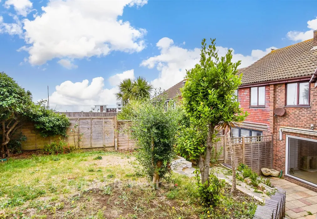 Rear Garden - St. Aubyn's Mead, Rottingdean, East Sussex - Wards of Kent