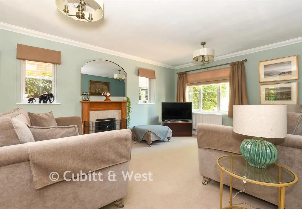 Living Room - Clifton Close, Langshott, Surrey - Wards of Kent