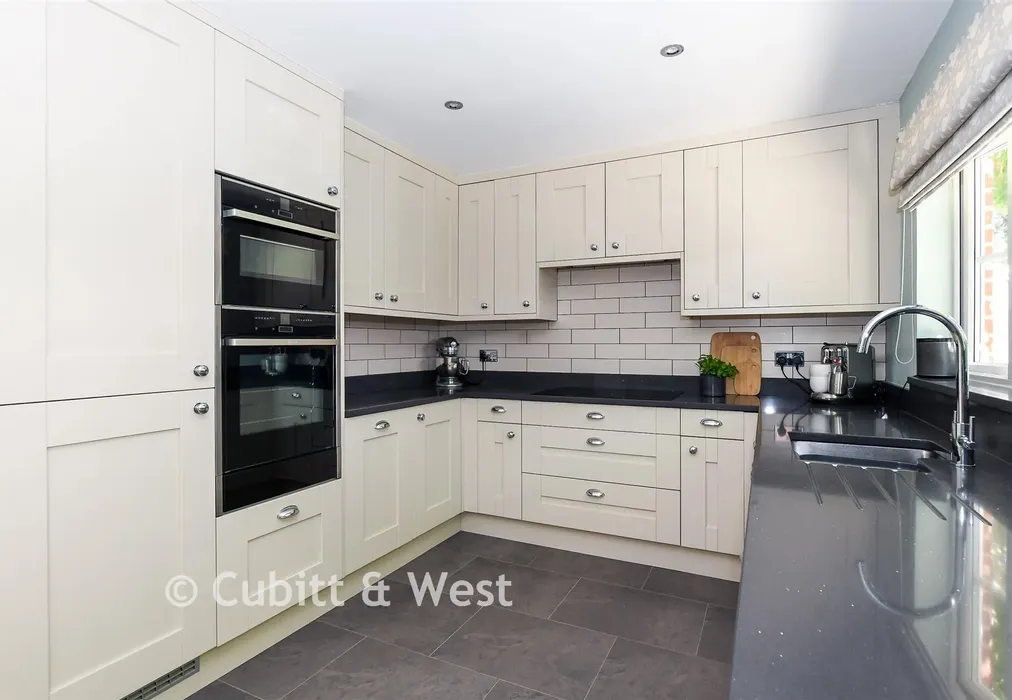 Kitchen/Diner - Clifton Close, Langshott, Surrey - Wards of Kent