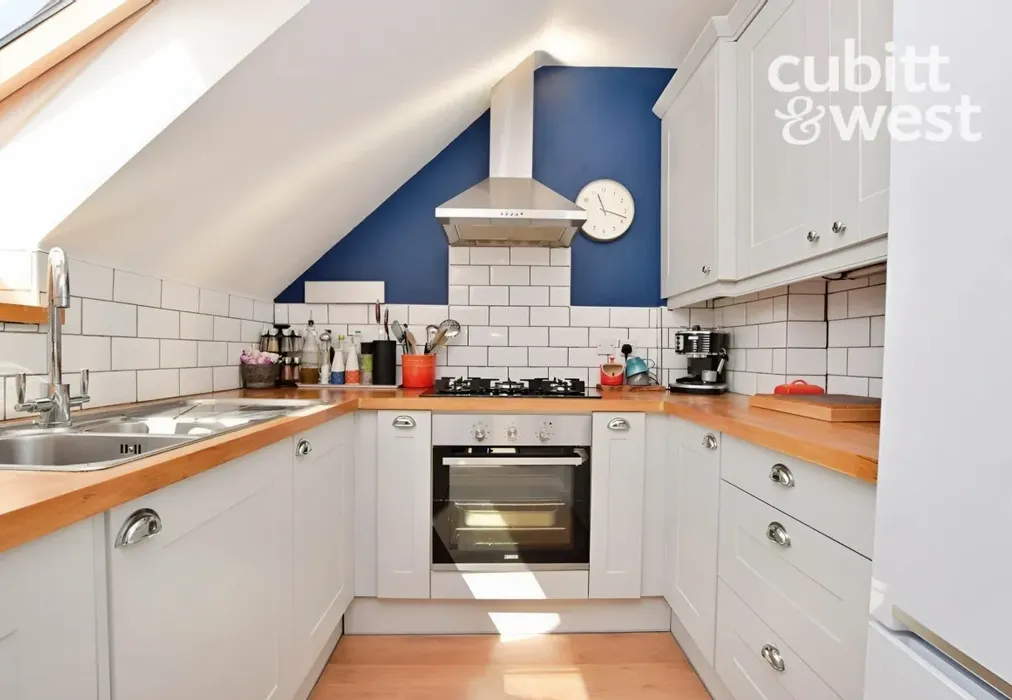 Kitchen - Whitehill Road, Crowborough, TN6 - Wards of Kent