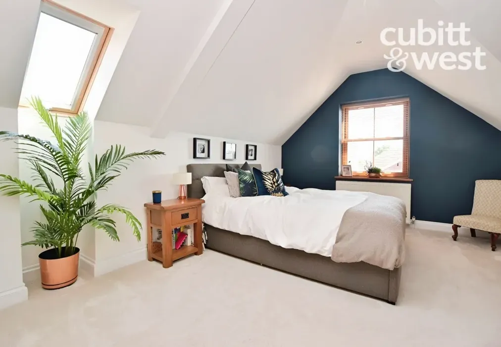 Bedroom 1 - Whitehill Road, Crowborough, TN6 - Wards of Kent