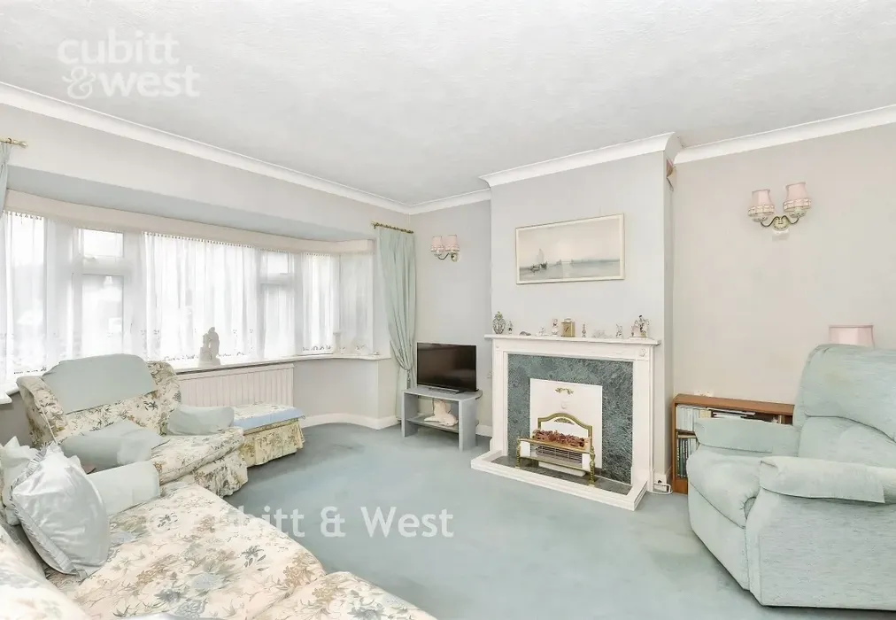 Lounge - Eley Crescent, Rottingdean, BN2 - Wards of Kent