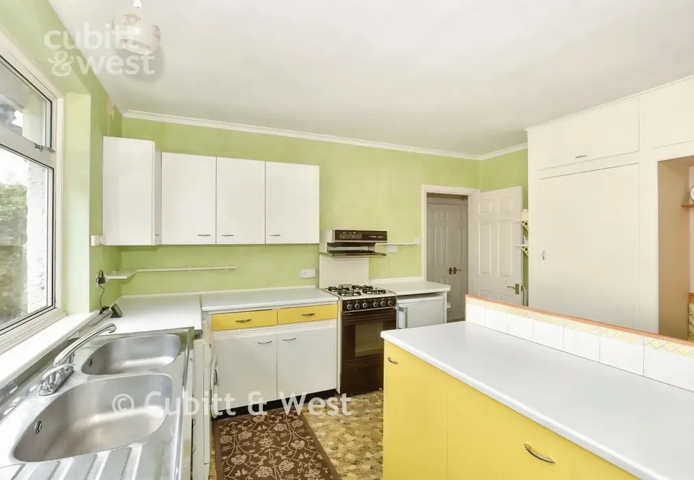 Kitchen/Diner - Eley Crescent, Rottingdean, BN2 - Wards of Kent